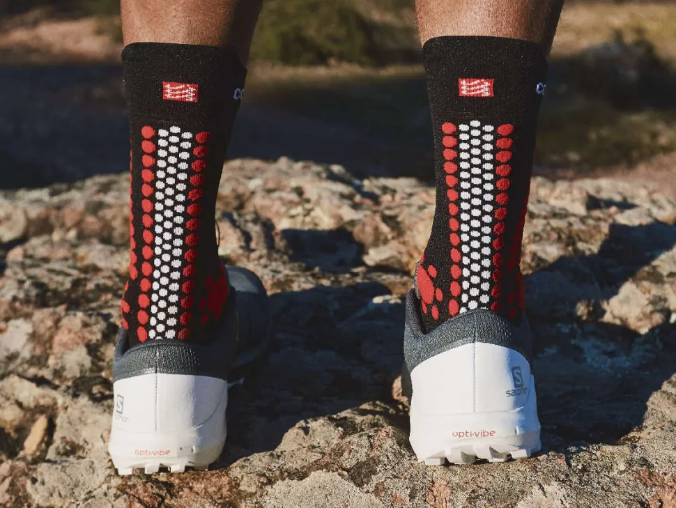 Chaussettes Pro Racing V4.0 Trail Black / Red | Compressport