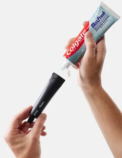 Tubes Dentifrices Reutilisables X2 Black / White - Hygiene Du Voyageur | Matador