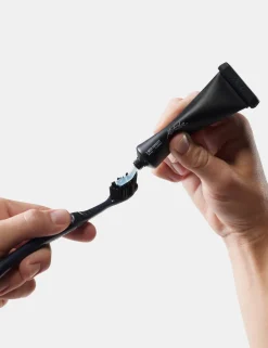 Tubes Dentifrices Reutilisables X2 Black / White - Hygiene Du Voyageur | Matador
